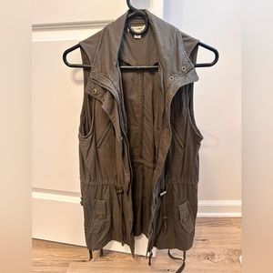 Francesca’s Size M Vest
